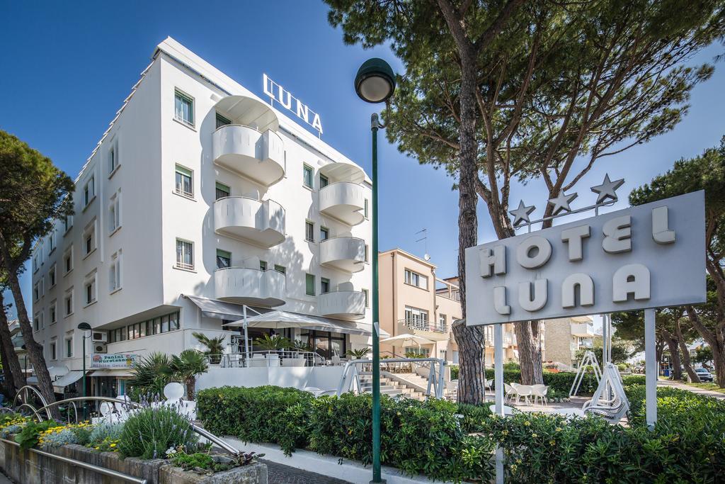 Hotel Luna Lignano Sabbiadoro Exterior foto